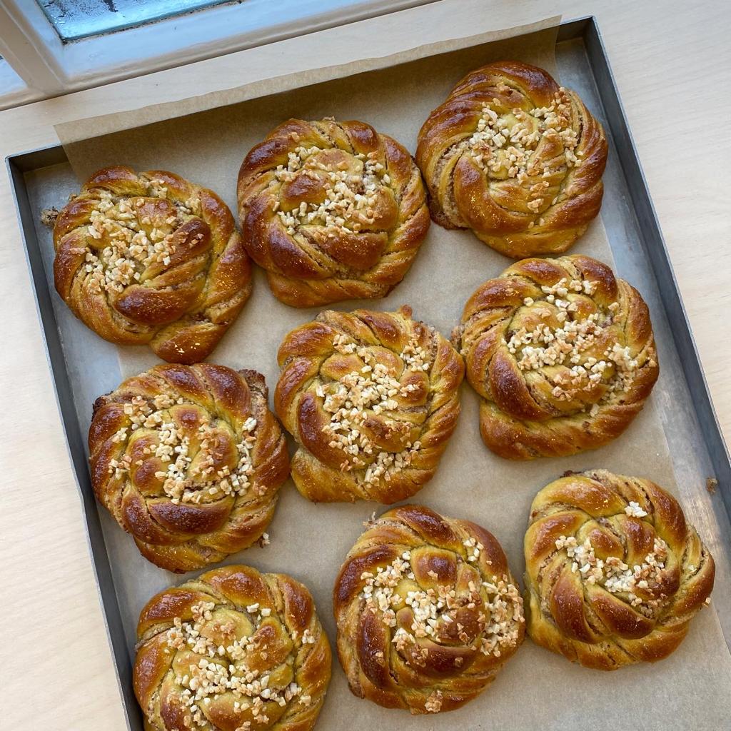 THURSDAY - Saffron & Almond Christmas Bun - COVERED MARKET
